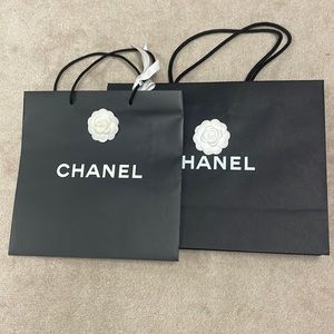 Set of 2 CHANEL shopping bags - paper
